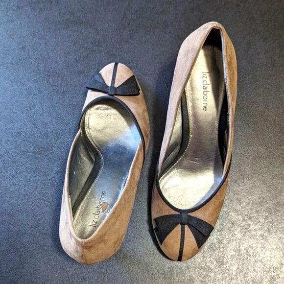 Vintage Liz Claiborne Taupe Suede Pumps with Black Bow Accent and Piping - Picture 14 of 16